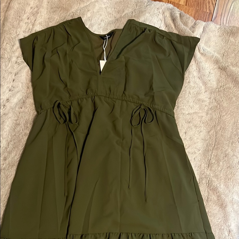 Green Ruched Midi Sundress with Dolman Sleeves - Picture 6 of 8